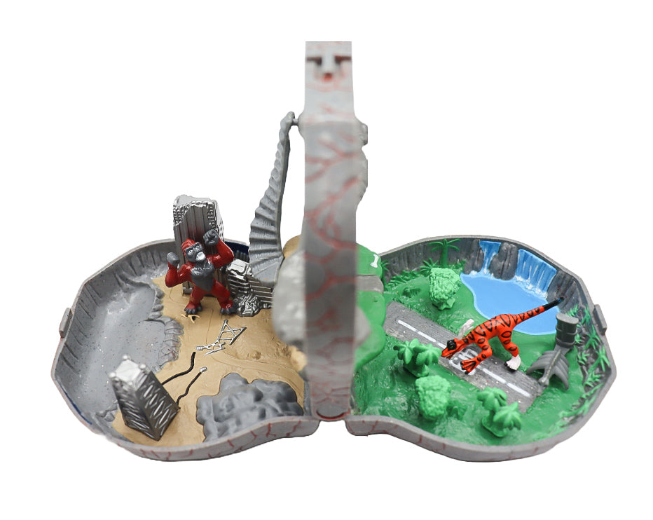 1997 Playmates Chaos vs Talon Playset like Polly pocket