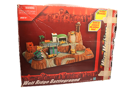 2003 Hasbro Micro Machines Wolf Ridge battleground playset 95% complete