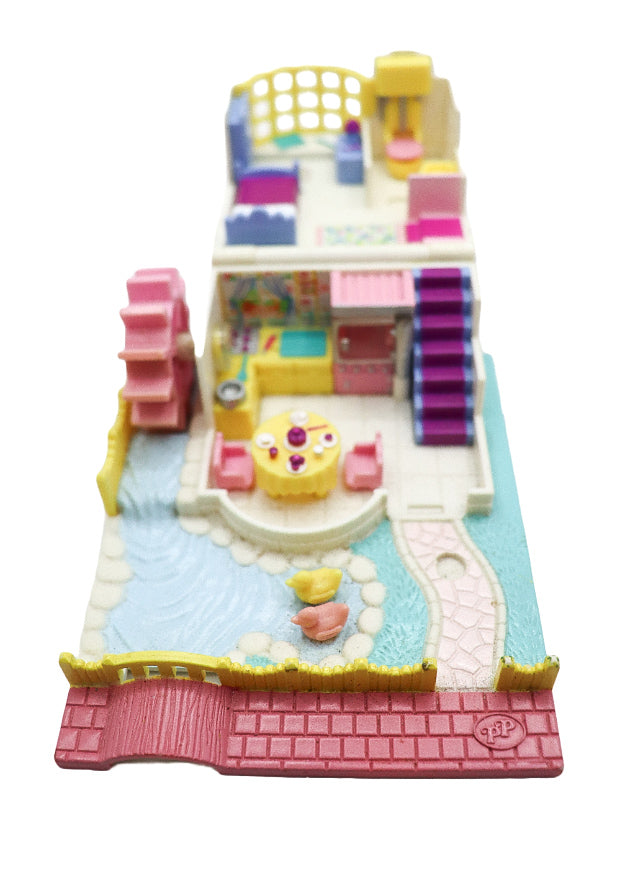 1994 Polly Pocket Grandma's cottage