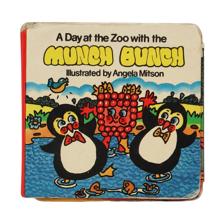 1981 A Day at the Zoo with the Munch Bunch Book