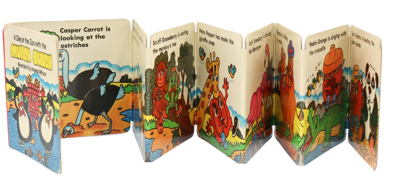 1981 A Day at the Zoo with the Munch Bunch Book