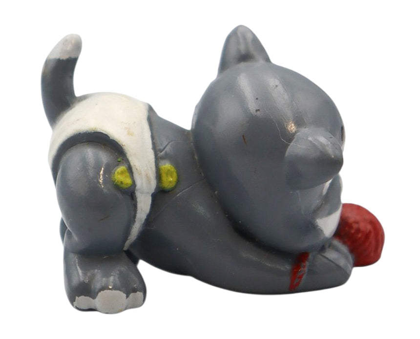 1991 Galoob Magic Diaper Pets Grey Kitten with Yarn Ball PVC Figure Assorted