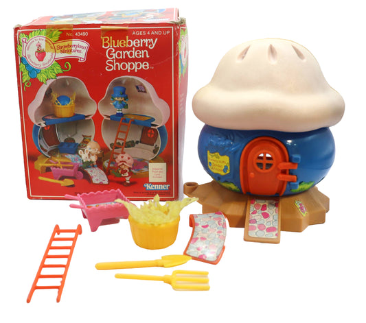 1981 Strawberry Shortcake Blueberry Garden Shoppe