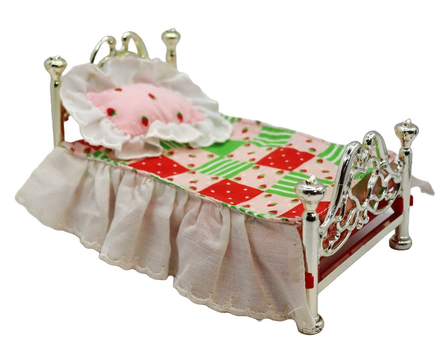 1983 Kenner Strawberry Shortcake Berry Happy Home Bed